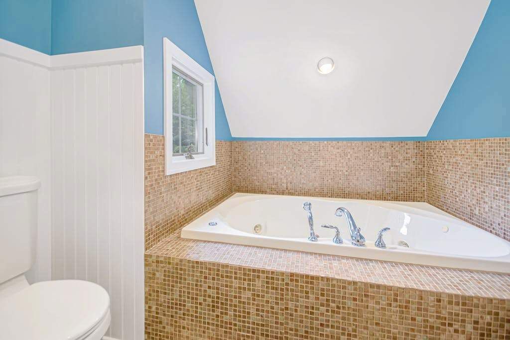 Photo of Bathroom in Glenn Haven Shores