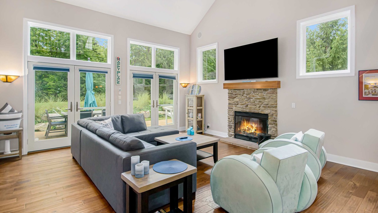 Photo of Livingroom in Glenn Haven Shores