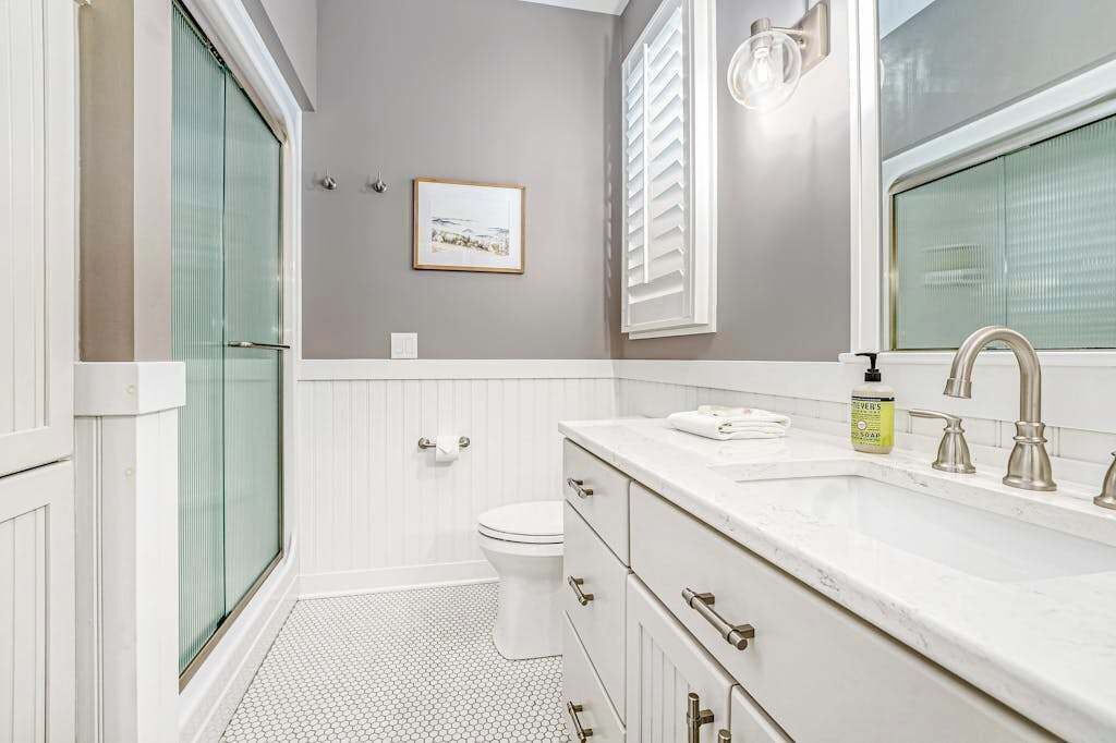 Photo of Bathroom in Glenn Haven Shores
