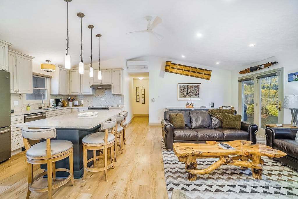 Photo of Livingroom in Thompsonville