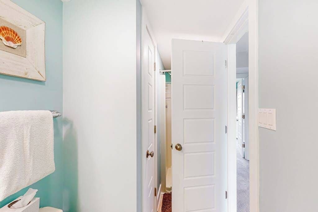 Photo of Bathroom in Heron Harbour Isle