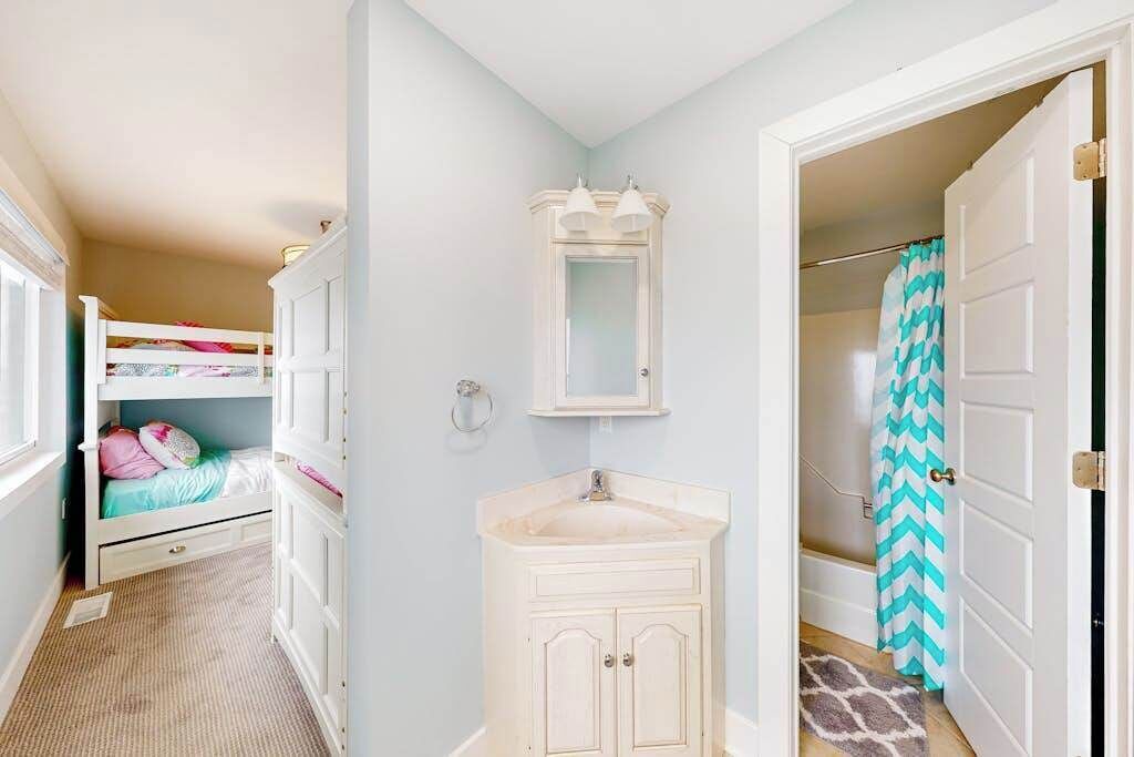 Photo of Bedroom in Heron Harbour Isle