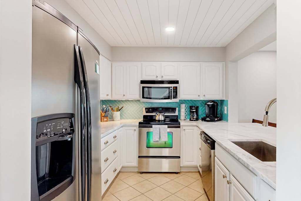 Photo of Kitchen in Heron Harbour Isle