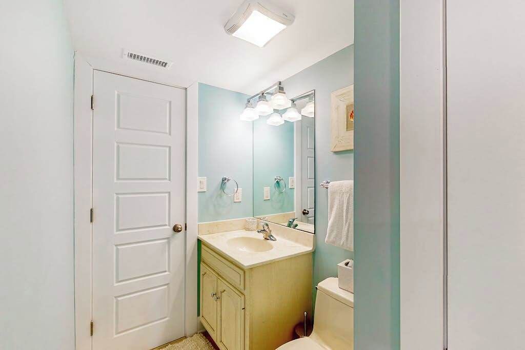 Photo of Bathroom in Heron Harbour Isle