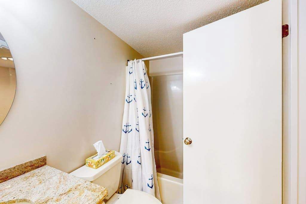 Photo of Bathroom in Heron Harbour Isle