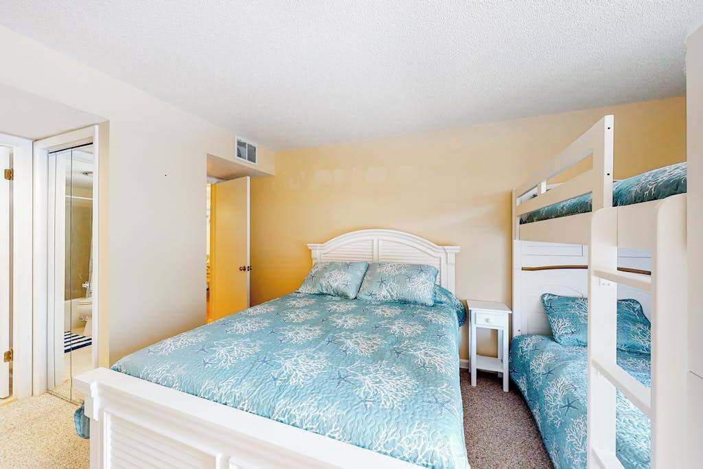 Photo of Bedroom in Heron Harbour Isle