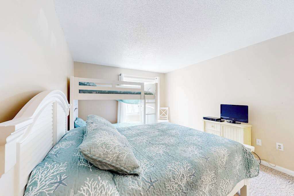 Photo of Bedroom in Heron Harbour Isle