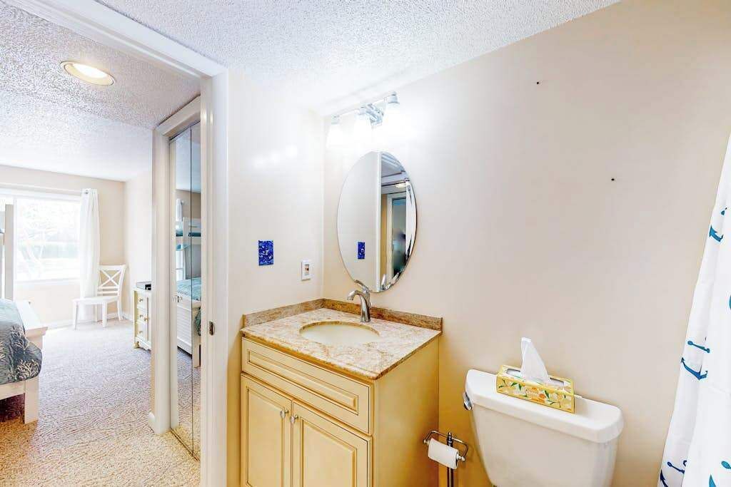 Photo of Bathroom in Heron Harbour Isle