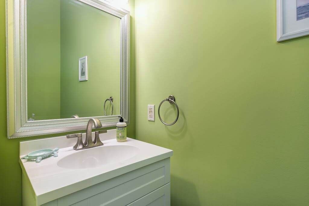 Photo of Bathroom in Heron Harbour Isle