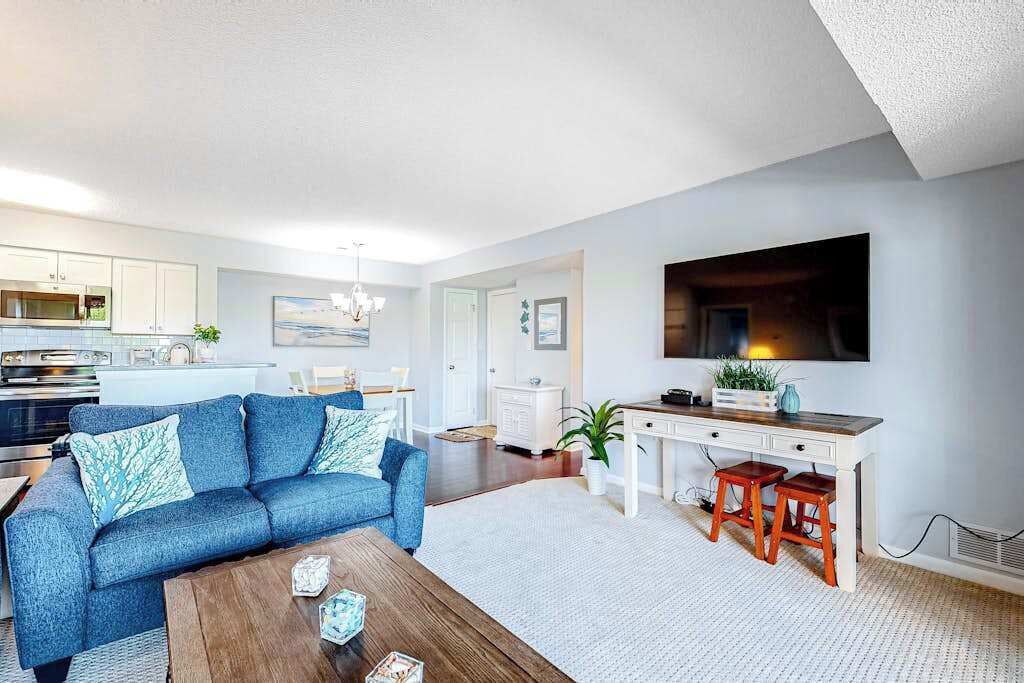 Photo of Livingroom in Heron Harbour Isle