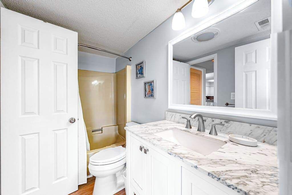 Photo of Bathroom in Heron Harbour Isle