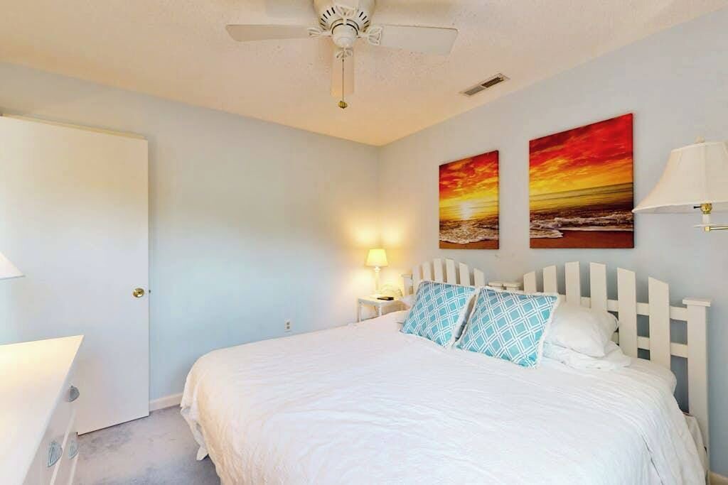 Photo of Bedroom in Heron Harbour Isle