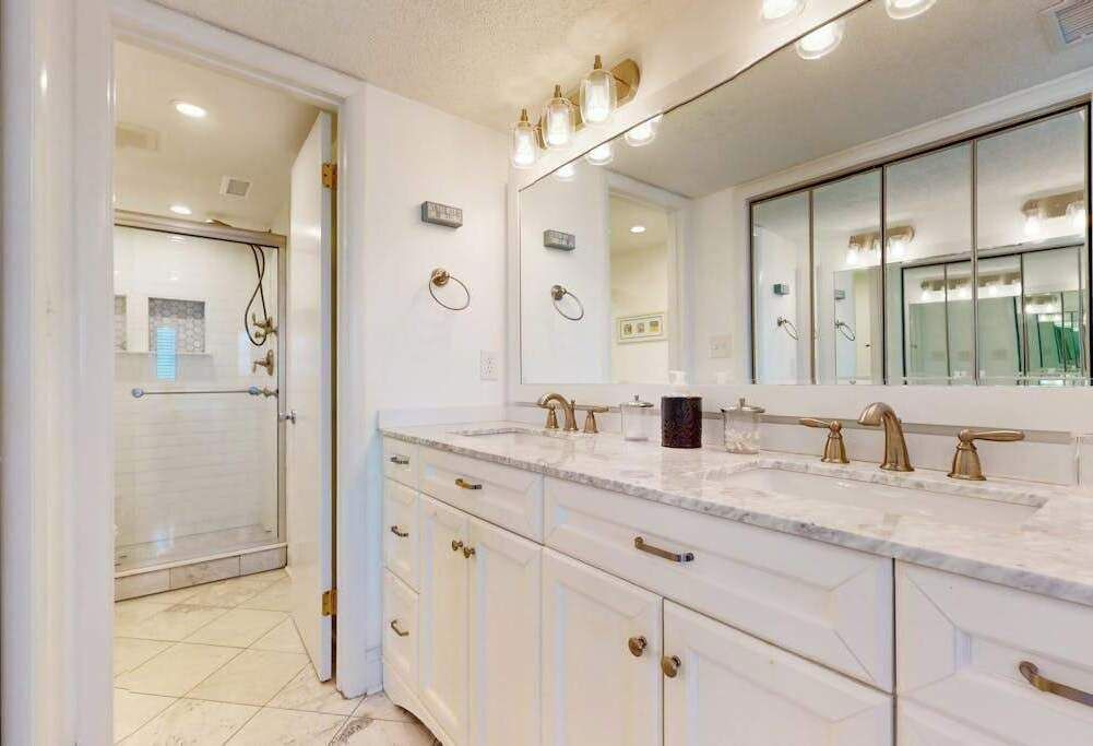 Photo of Bathroom in Heron Harbour Isle