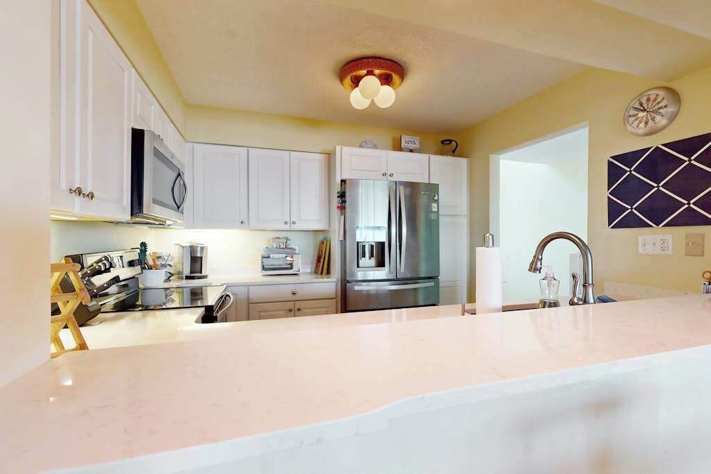 Photo of Kitchen in Heron Harbour Isle
