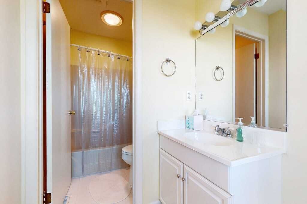 Photo of Bathroom in Heron Harbour Isle