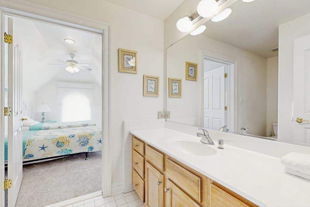 Photo of Bathroom in Heron Harbour Isle