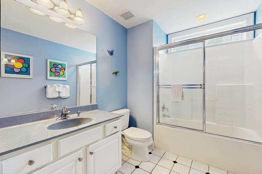 Photo of Bathroom in Heron Harbour Isle