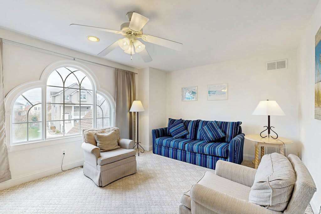 Photo of Livingroom in Heron Harbour Isle
