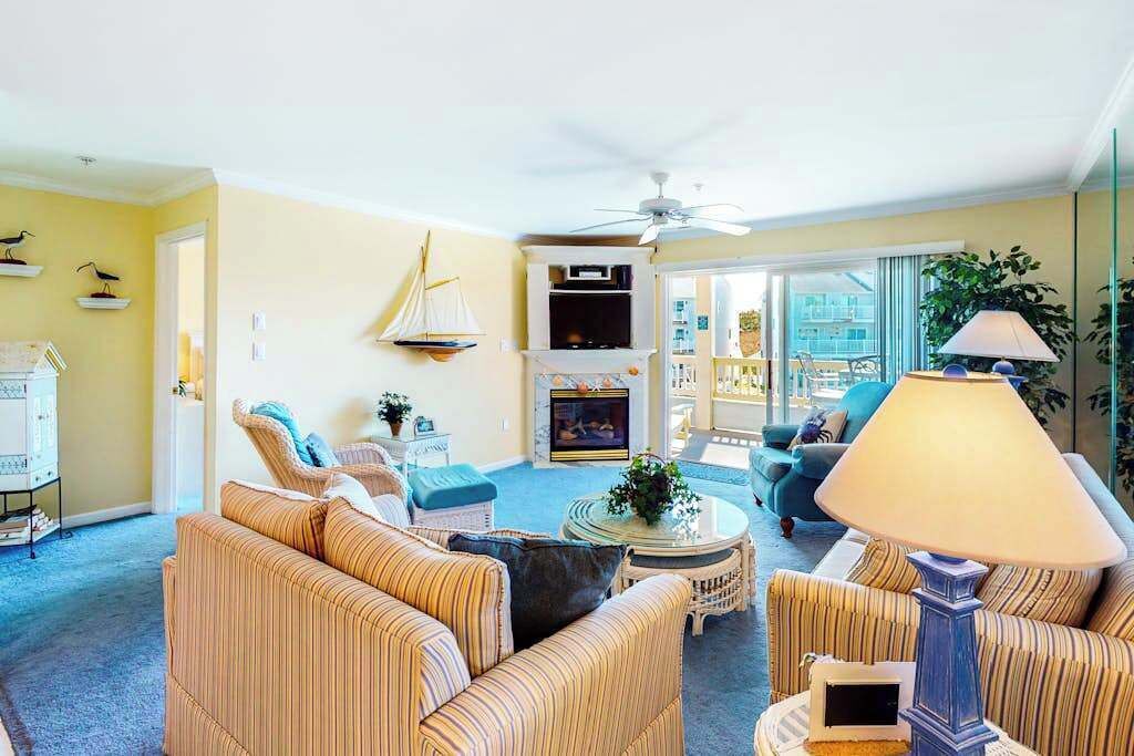 Photo of Livingroom in Heron Harbour Isle