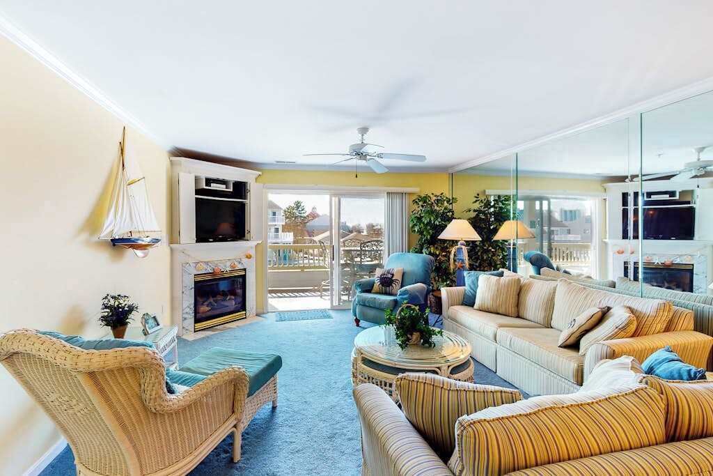 Photo of Livingroom in Heron Harbour Isle