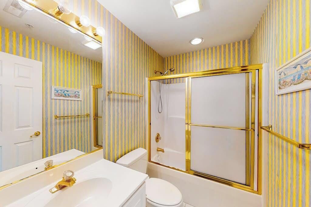 Photo of Bathroom in Heron Harbour Isle