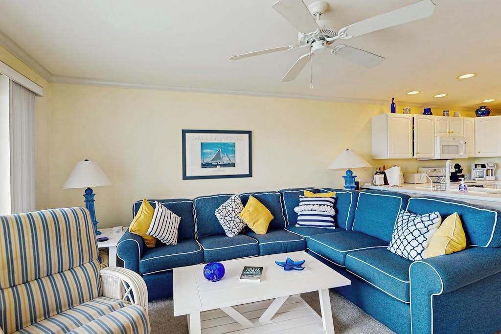 Photo of Livingroom in Heron Harbour Isle