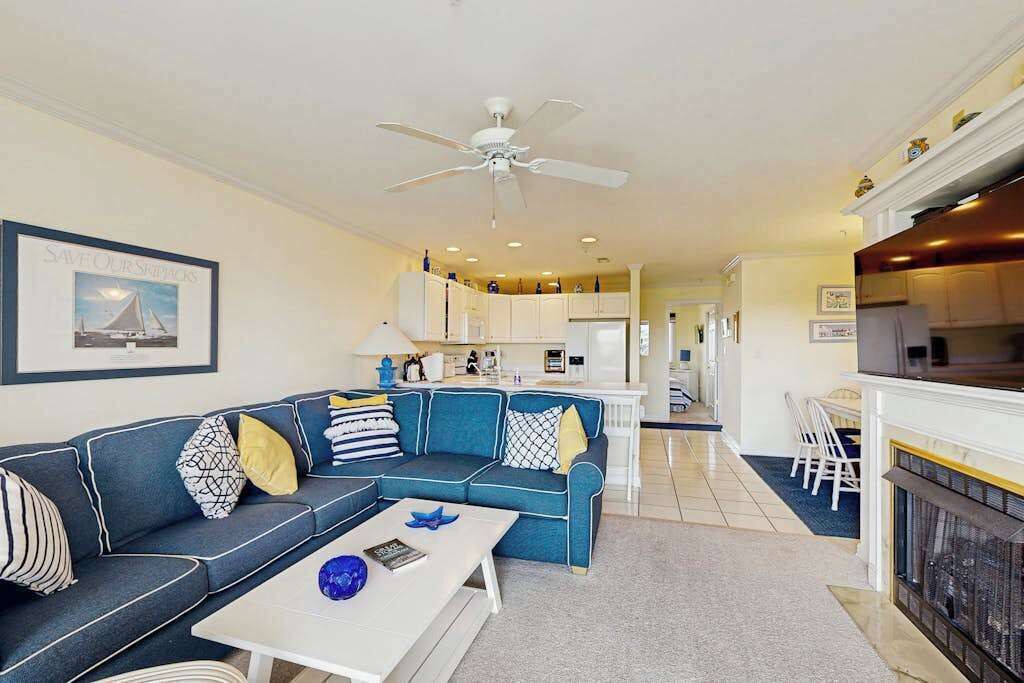 Photo of Livingroom in Heron Harbour Isle