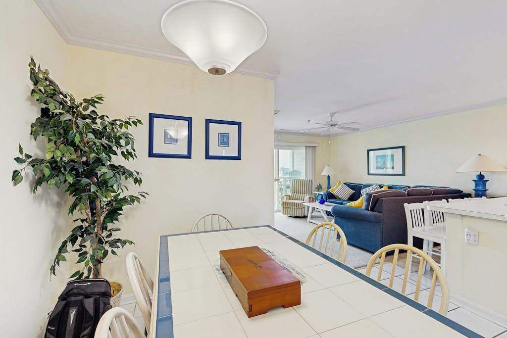 Photo of Livingroom in Heron Harbour Isle