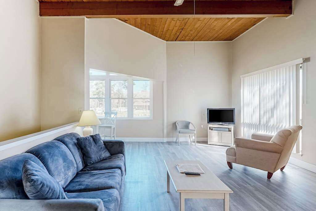 Photo of Livingroom in Ocean Pines