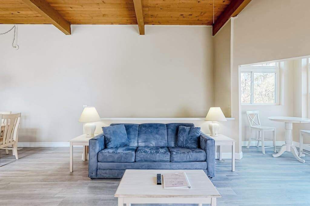 Photo of Livingroom in Ocean Pines