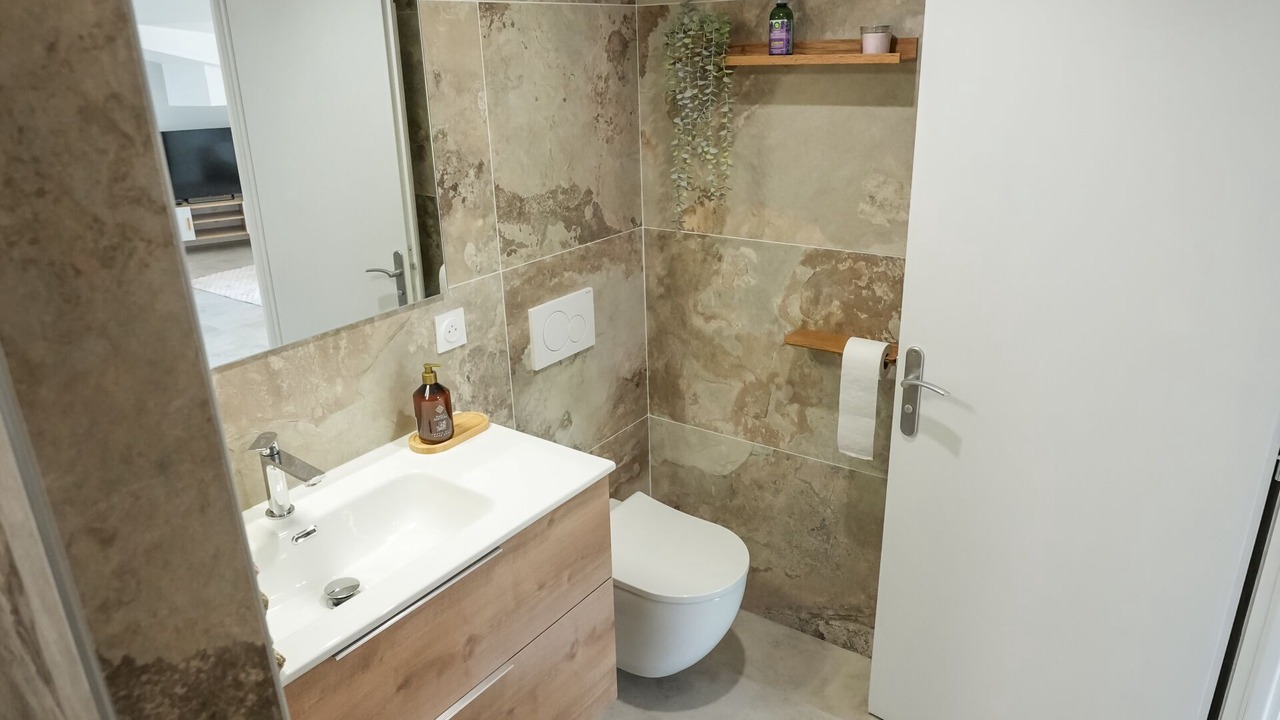 Photo of Bathroom in Veyre-Monton