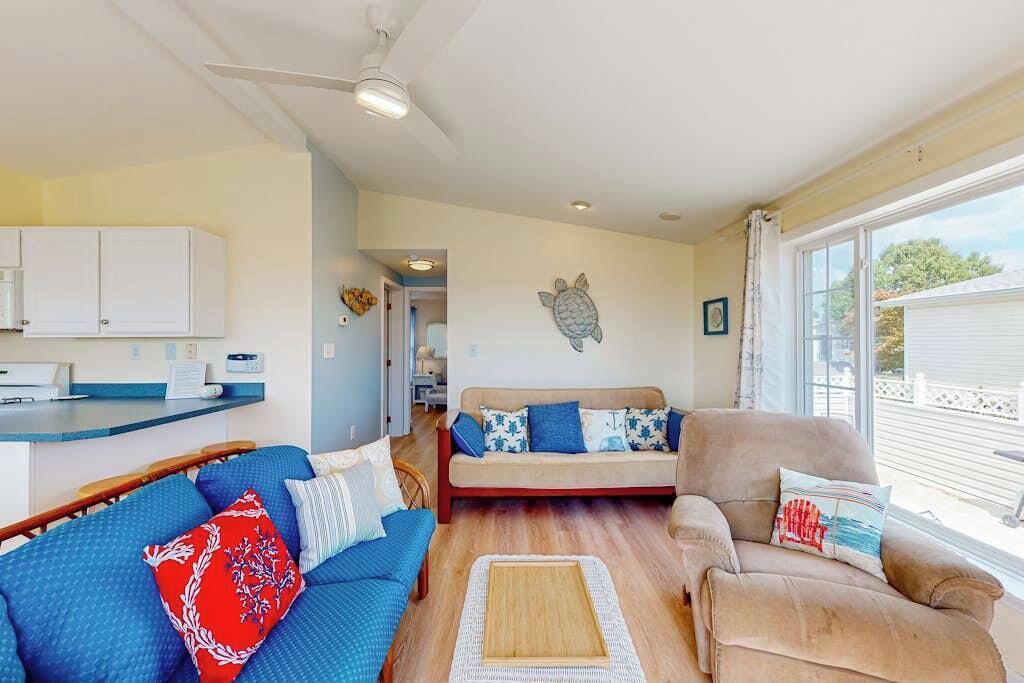 Photo of Livingroom in Assateague Pointe