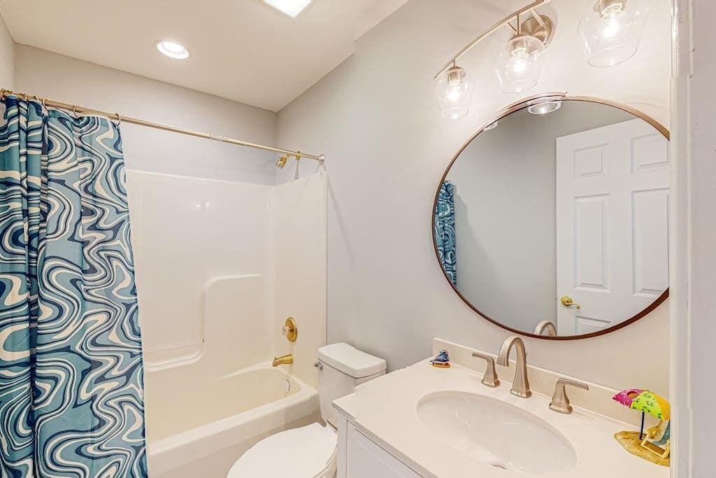 Photo of Bathroom in Heron Harbour Isle