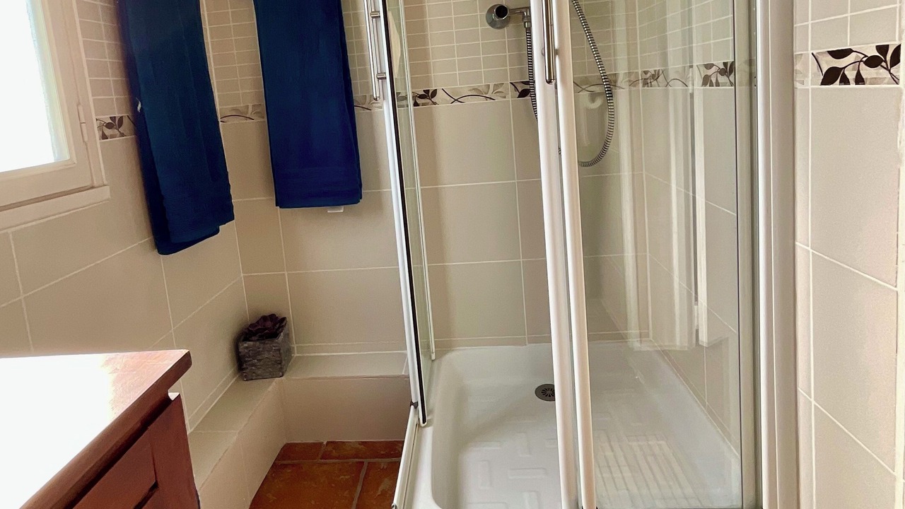 Photo of Bathroom in Abondant