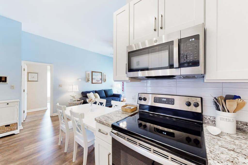 Photo of Kitchen in Heron Harbour Isle
