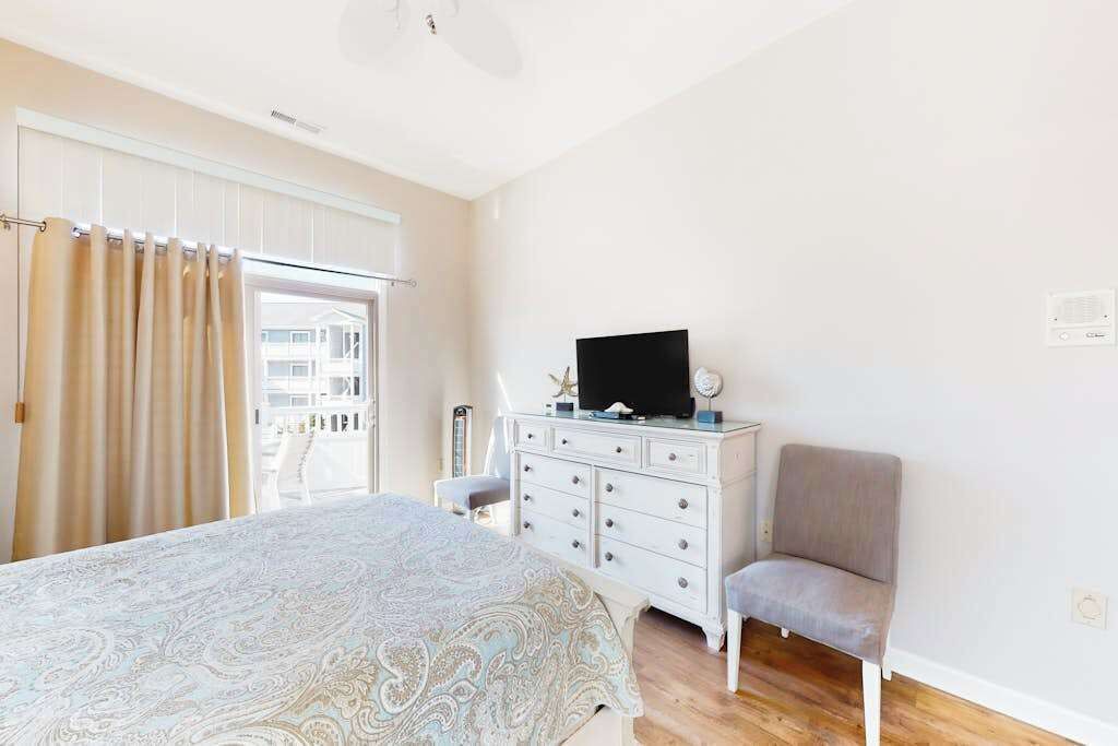 Photo of Bedroom in Heron Harbour Isle