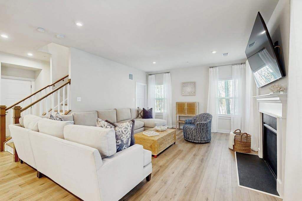 Photo of Livingroom in Bayside