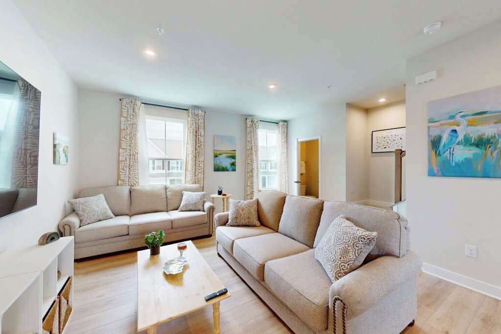 Photo of Livingroom in Bayside