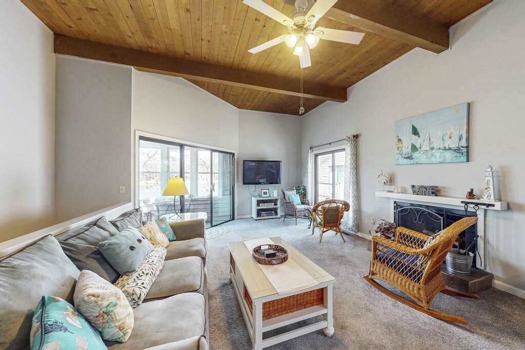 Photo of Livingroom in Ocean Pines