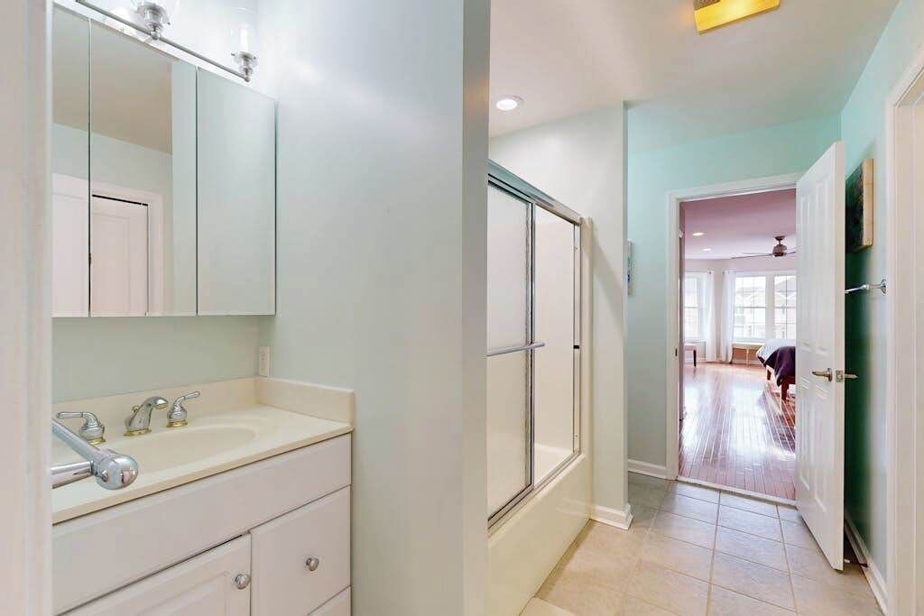 Photo of Bathroom in Heron Harbour Isle