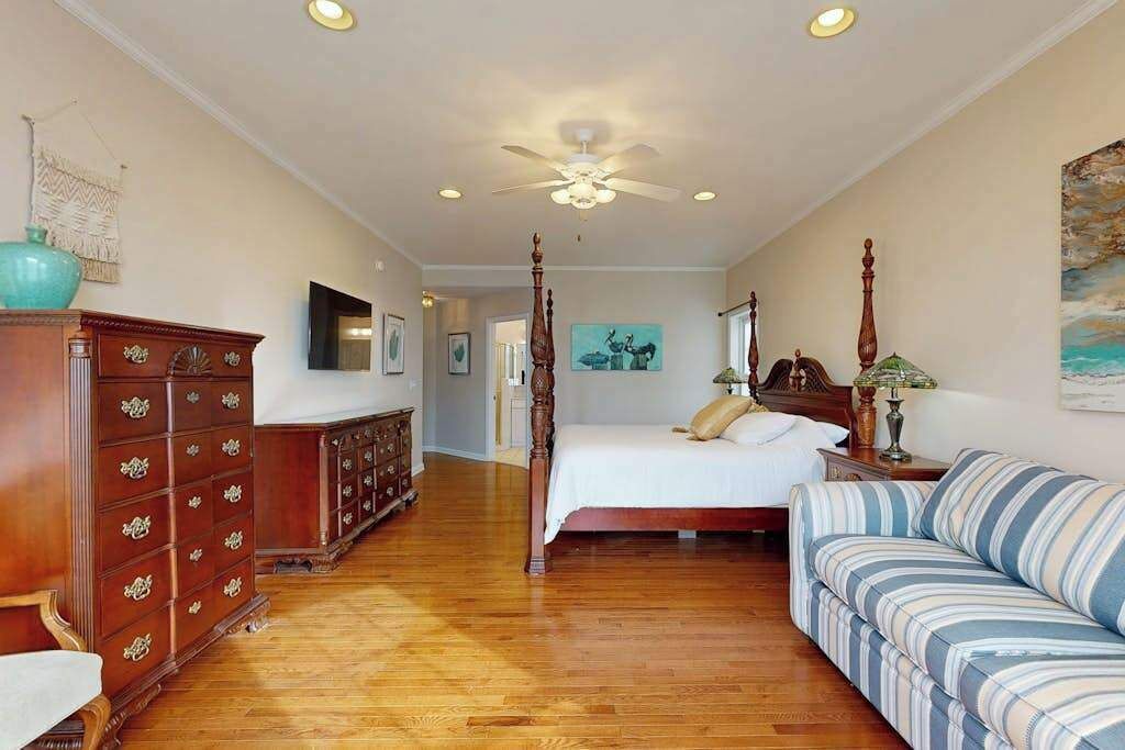 Photo of Bedroom in Heron Harbour Isle