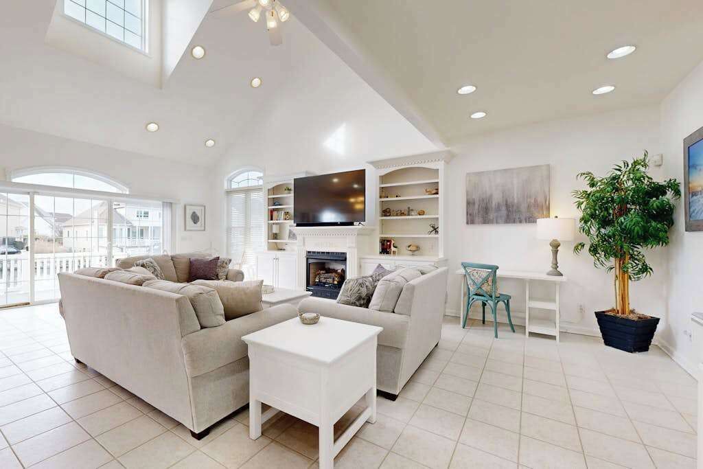 Photo of Livingroom in Heron Harbour Isle