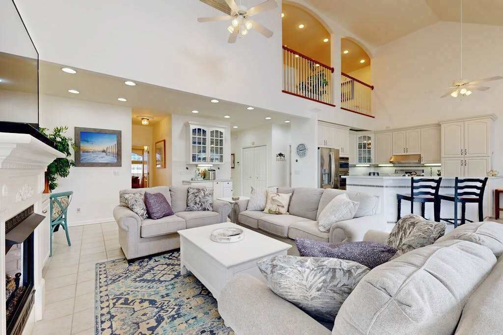 Photo of Livingroom in Heron Harbour Isle