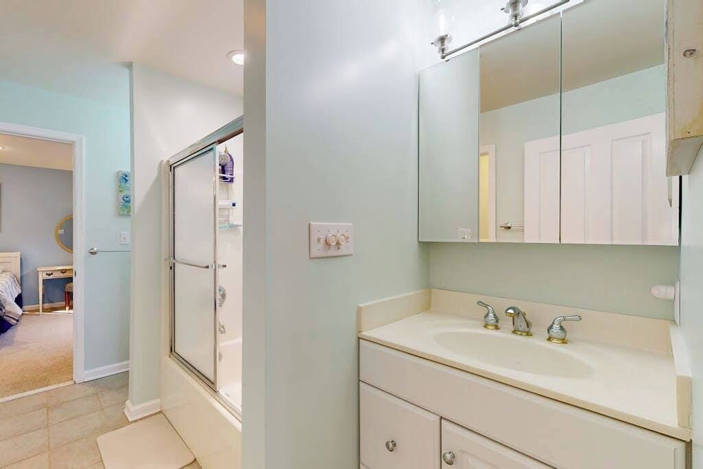 Photo of Bathroom in Heron Harbour Isle