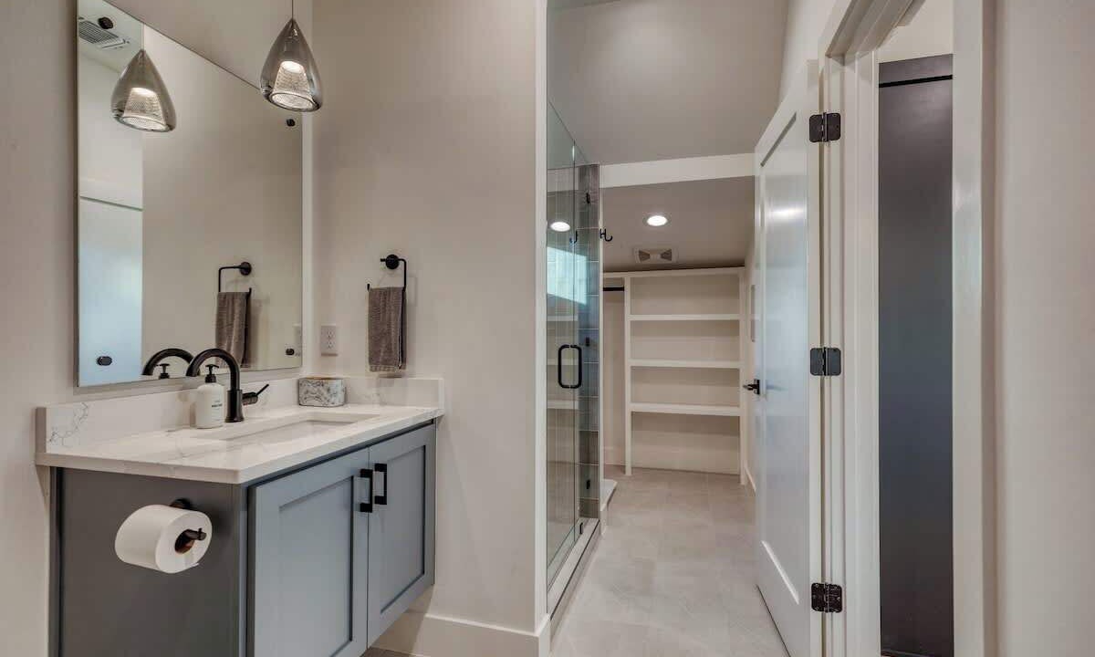 Photo of Bathroom in Hyde Park