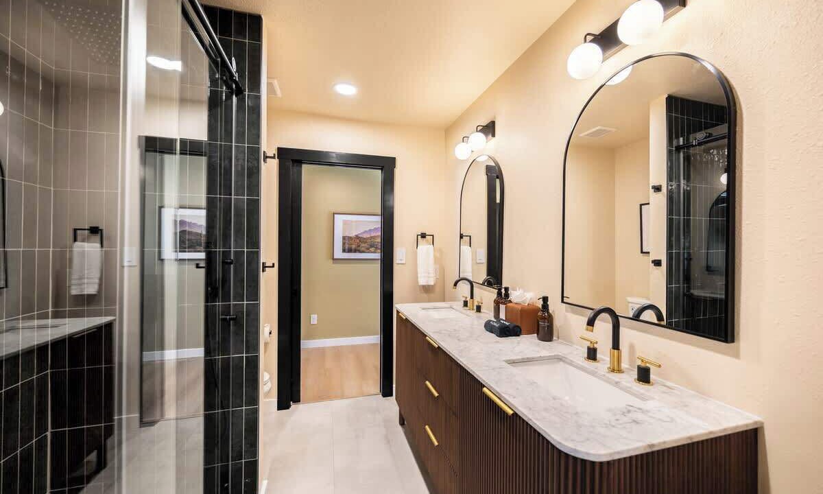 Photo of Bathroom in University Hills and Windsor Park