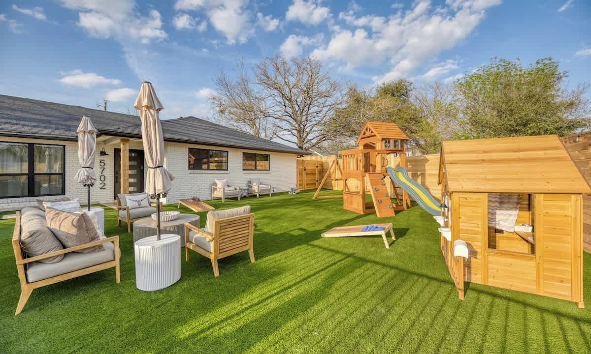 Photo of Outdoor in University Hills and Windsor Park