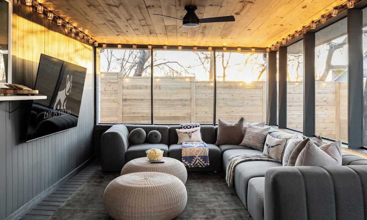 Photo of Livingroom in University Hills and Windsor Park