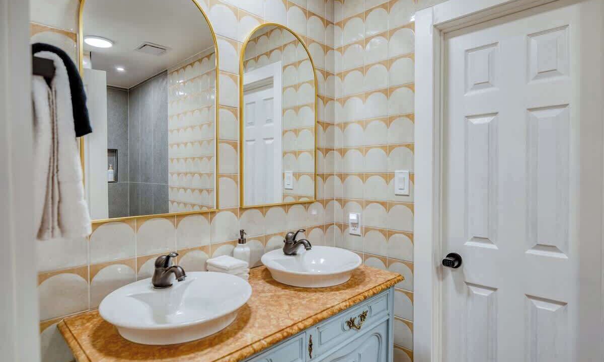 Photo of Bathroom in Parker Lane