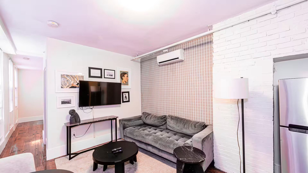 Photo of Livingroom in Beacon Hill